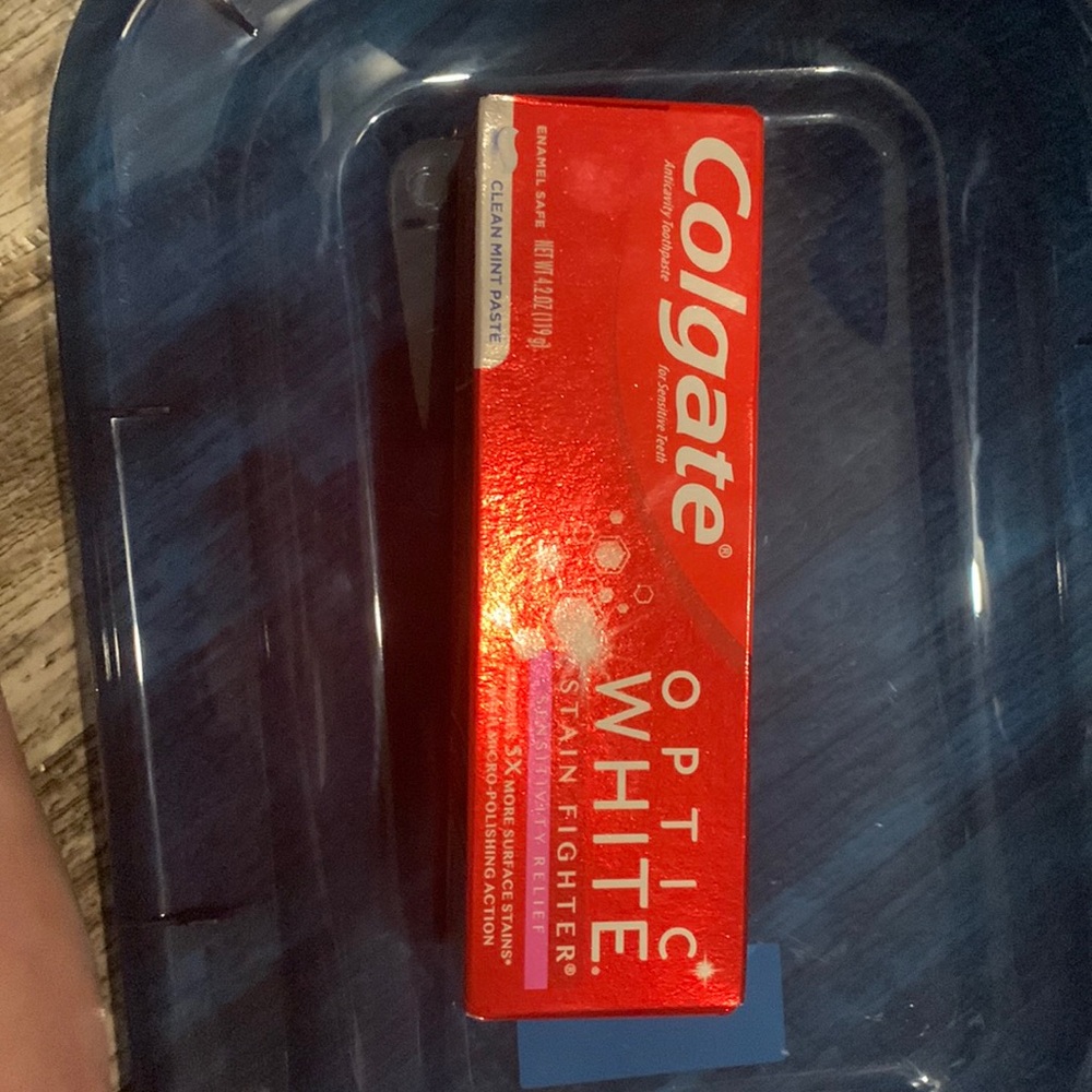 Colgate  optic white